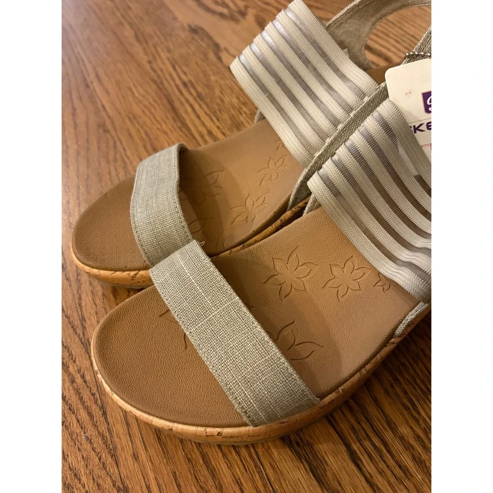 Skechers Relaxed Step Luxe Foam Wedge Sandals Taupe 38527 Womens 8.5 NEW